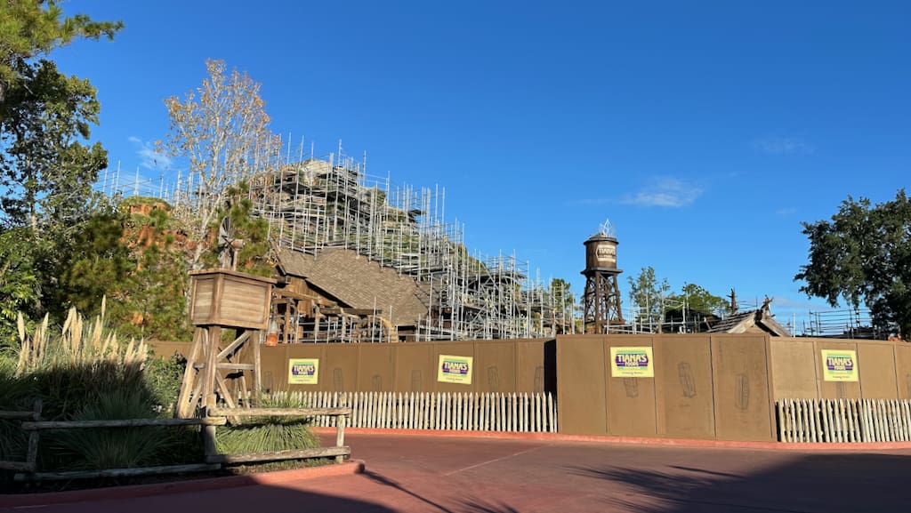 Tiana's Bayou Adventure Queue