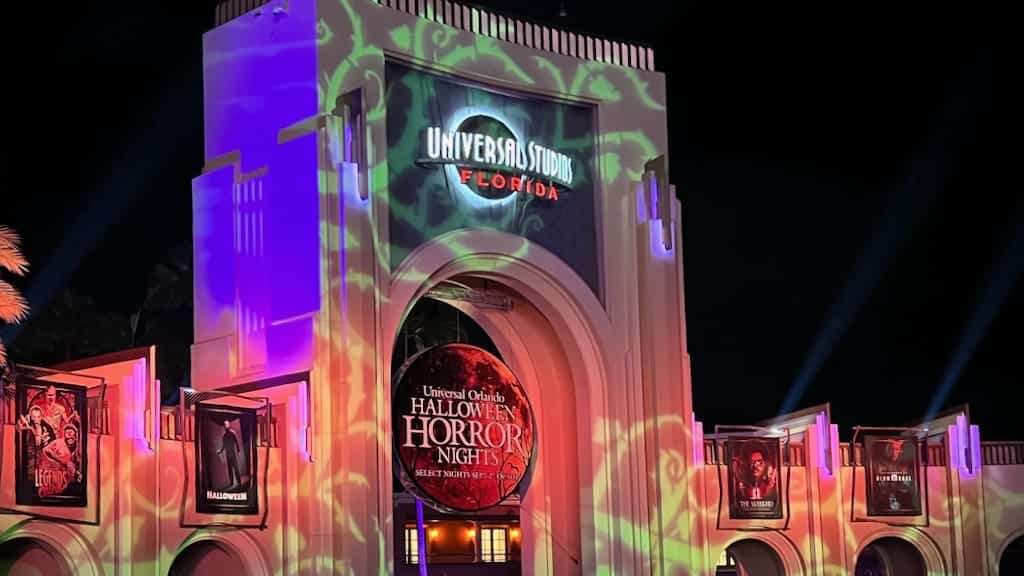 Halloween Horror Nights 33