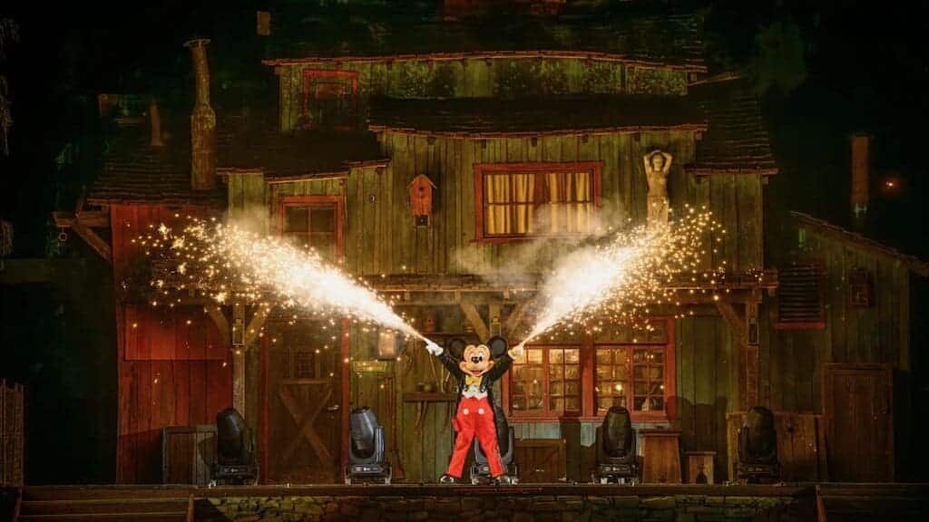 Fantasmic Returns to Disneyland