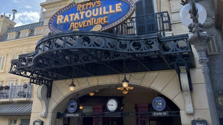 Disney Lightning Lane or Universal Express Pass: Let’s Compare!