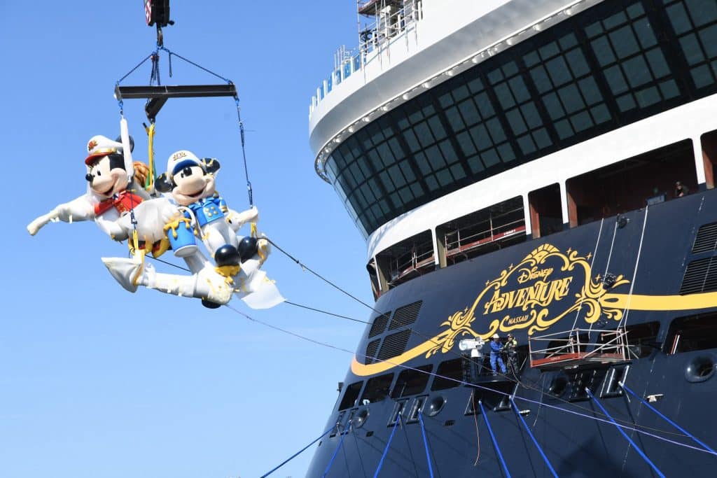 Disney Adventure Captain Mickey and Captain Minnie Stern Characters