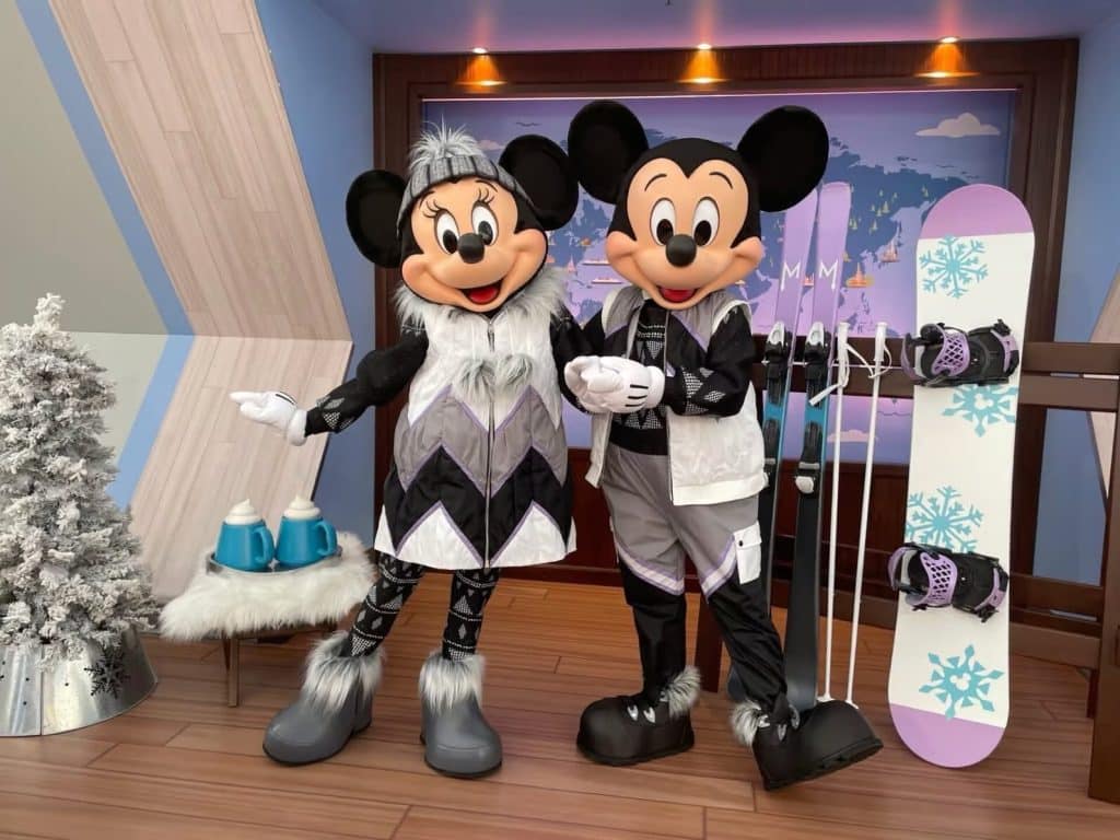 Mickey and Minnie in Ski Outfits