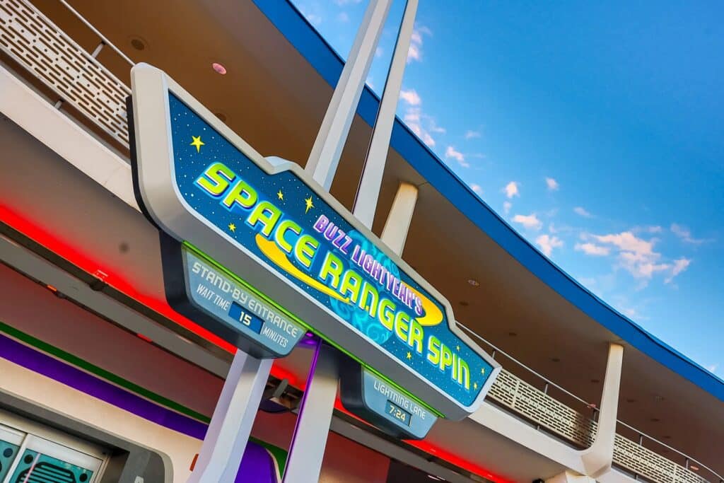 3D4E6149 E251 4412 BE43 056000292FEC Buzz Lightyear's Space Ranger Spin Marquee
