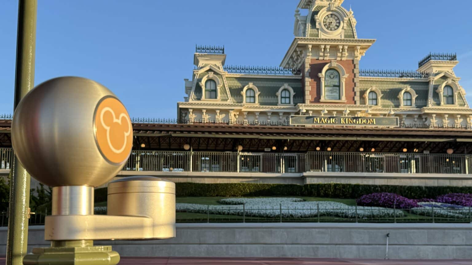 Disney World Early Entry Guide: Everything You Need To Know (2026)
