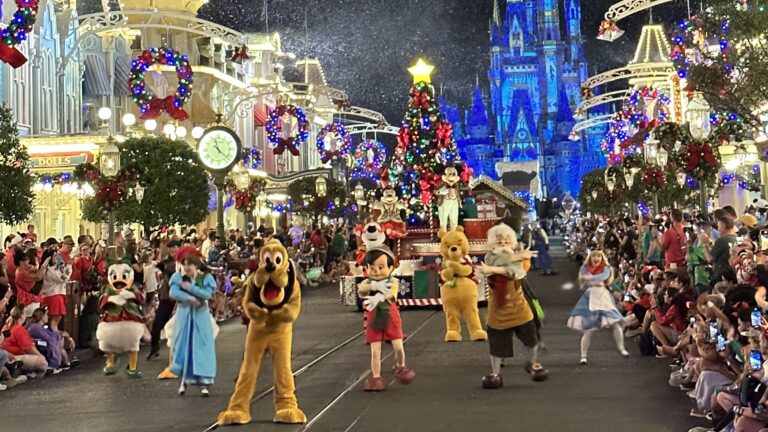 3724B1F1 72C9 40D7 AC2A FC0909892FDB 1 201 a Disney World Dining Guide