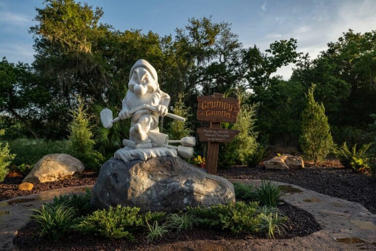 Disney Golf Unveils Grumpy Statue at Magnolia Golf Course’s Grumpy’s Gauntlet