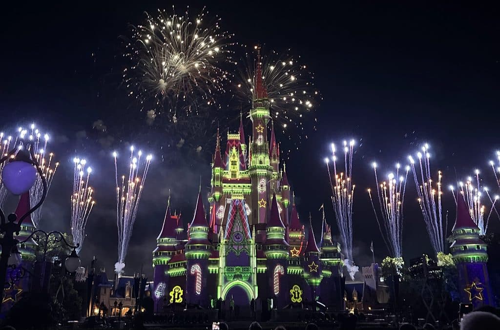 Minnie's Wonderful Christmastime Fireworks Dessert Party