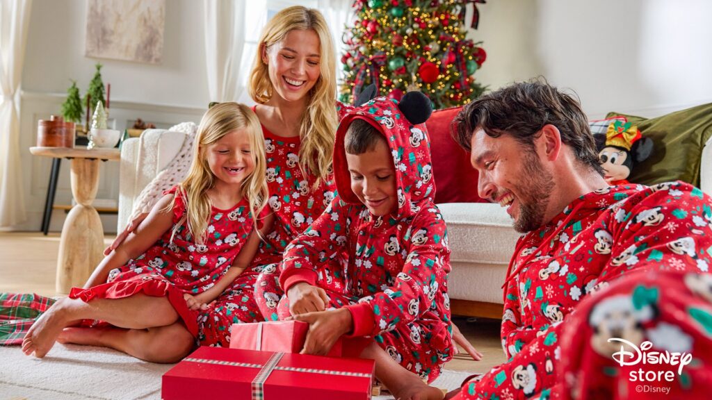 Walt Disney World Annual Passholder Disney Store discount