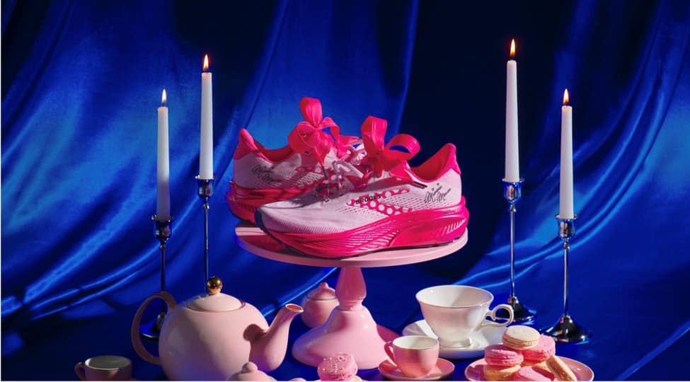 Brooks Ghost 18 Minnie Mouse runDisney shoe